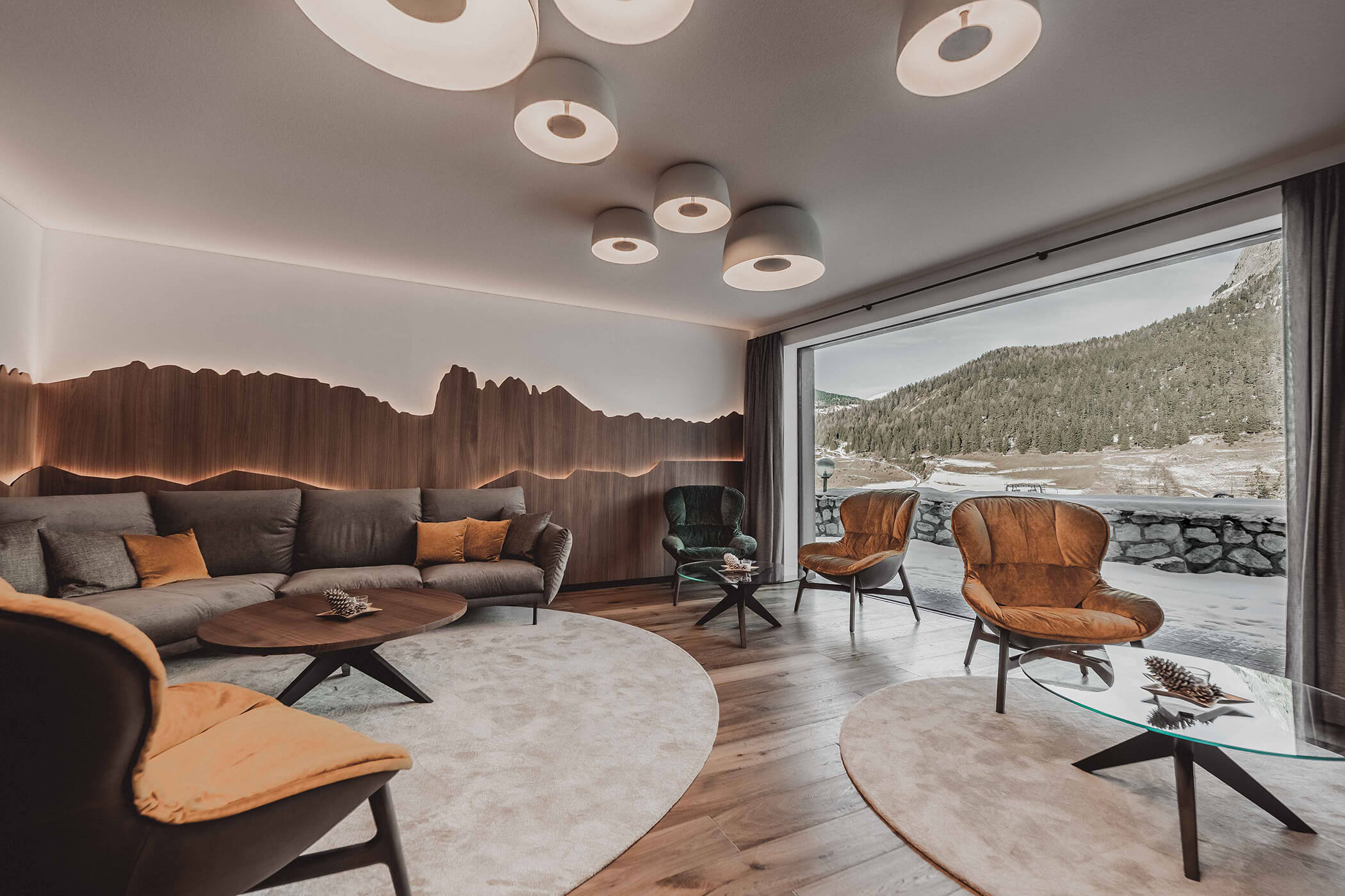 Bright lounge with mountain view - Hotel Continental