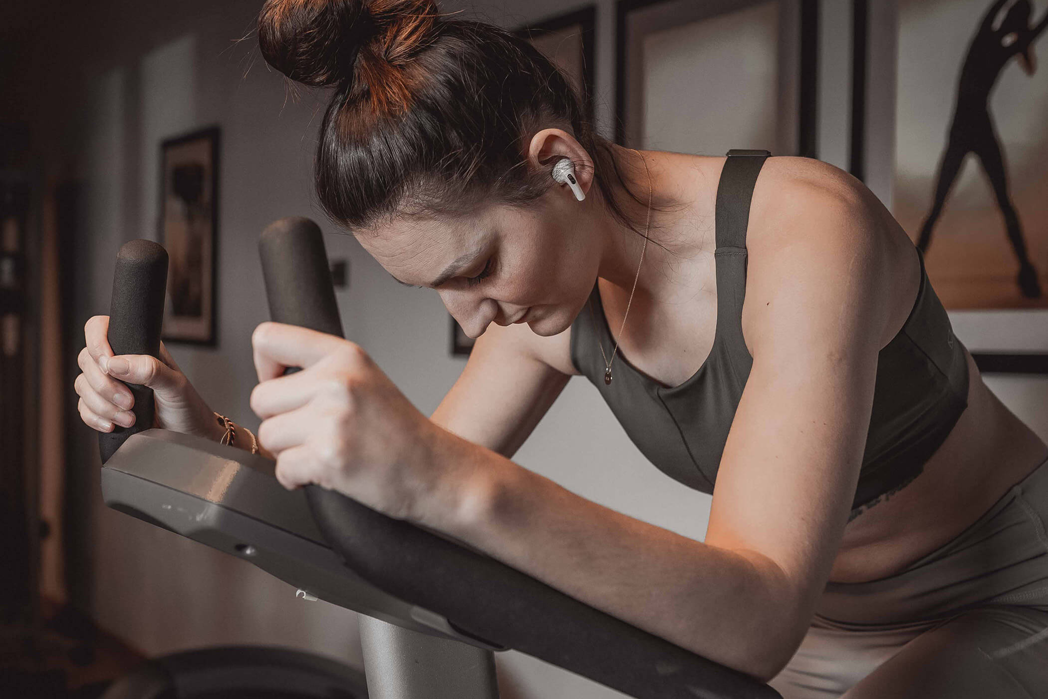 Woman working out in the gym - Hotel Continental