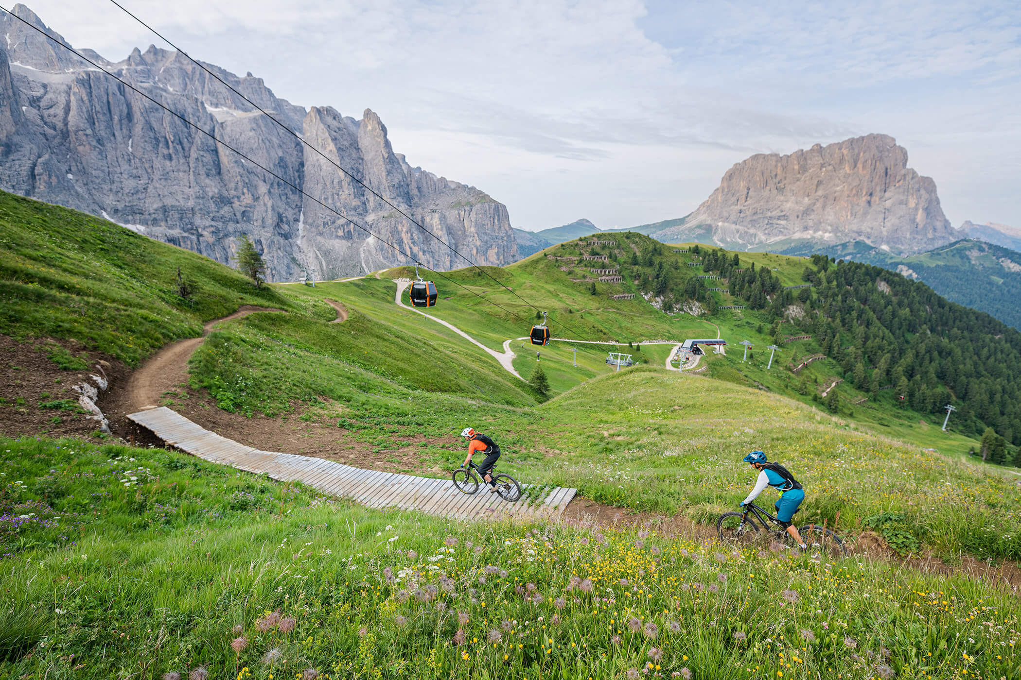 Two bikers on the mountain bike track in Val Gardena - Hotel Continental