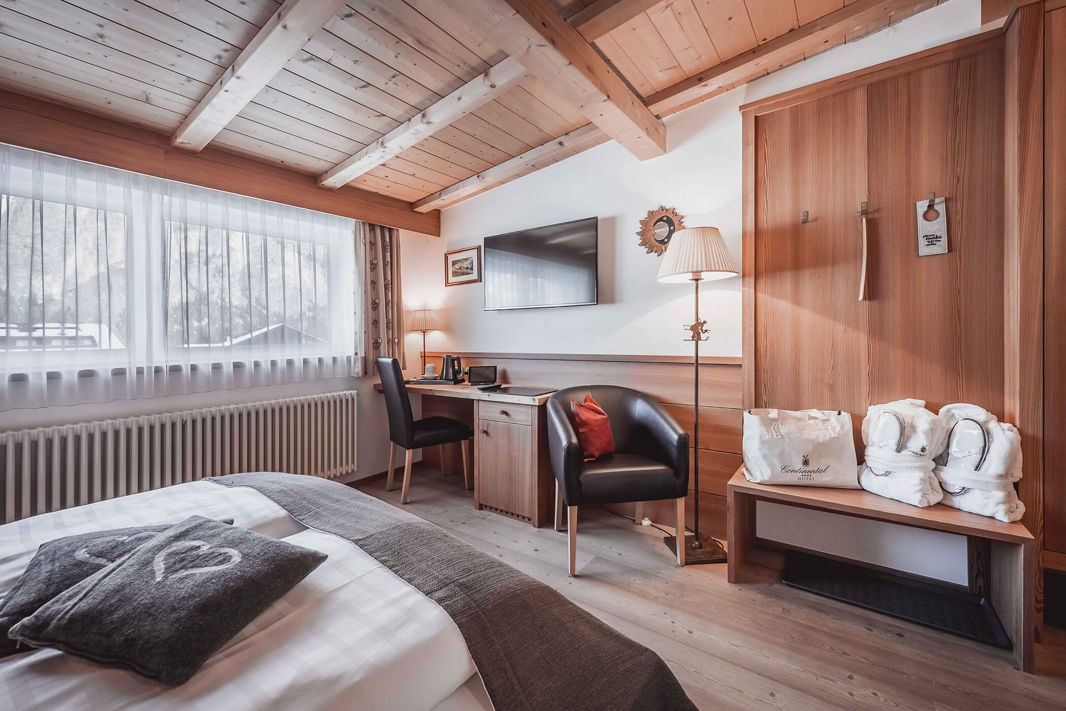 Wellness bag and TV in the Classic double room 