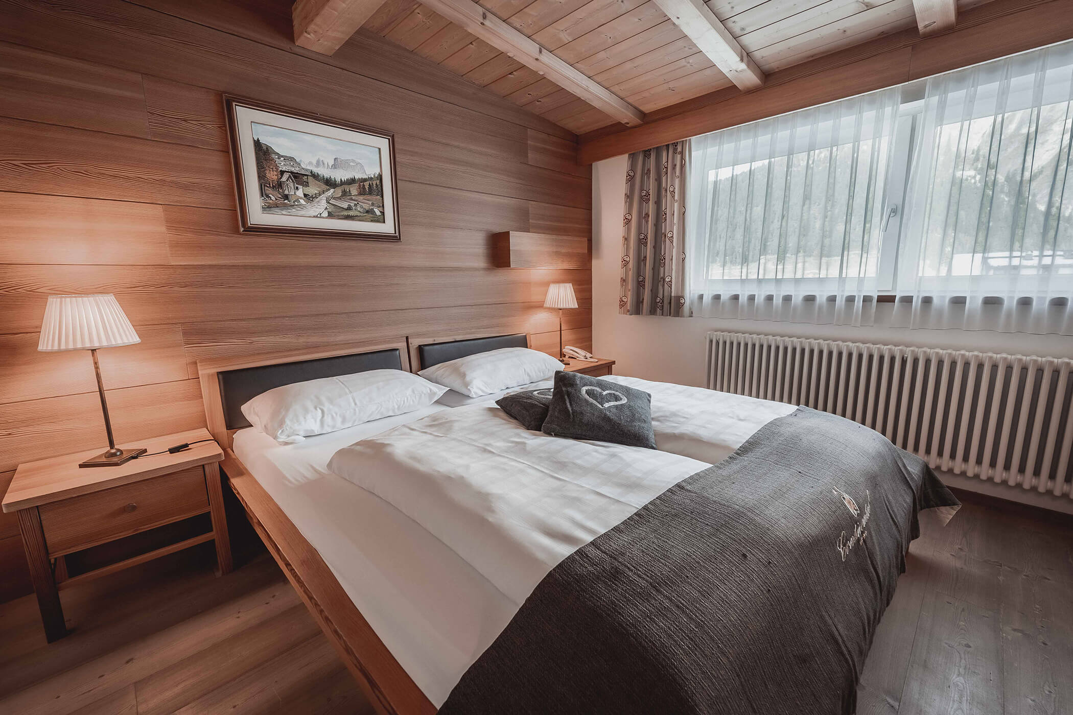 Double bed in the classic double room 