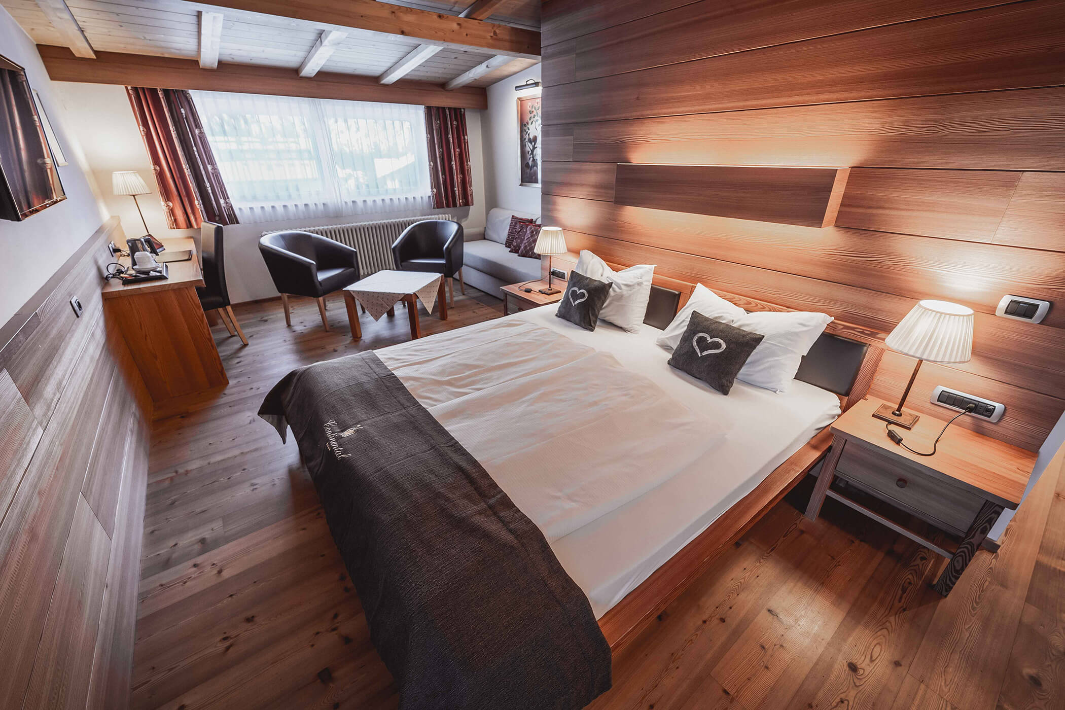 Double bed in the Classic double room 