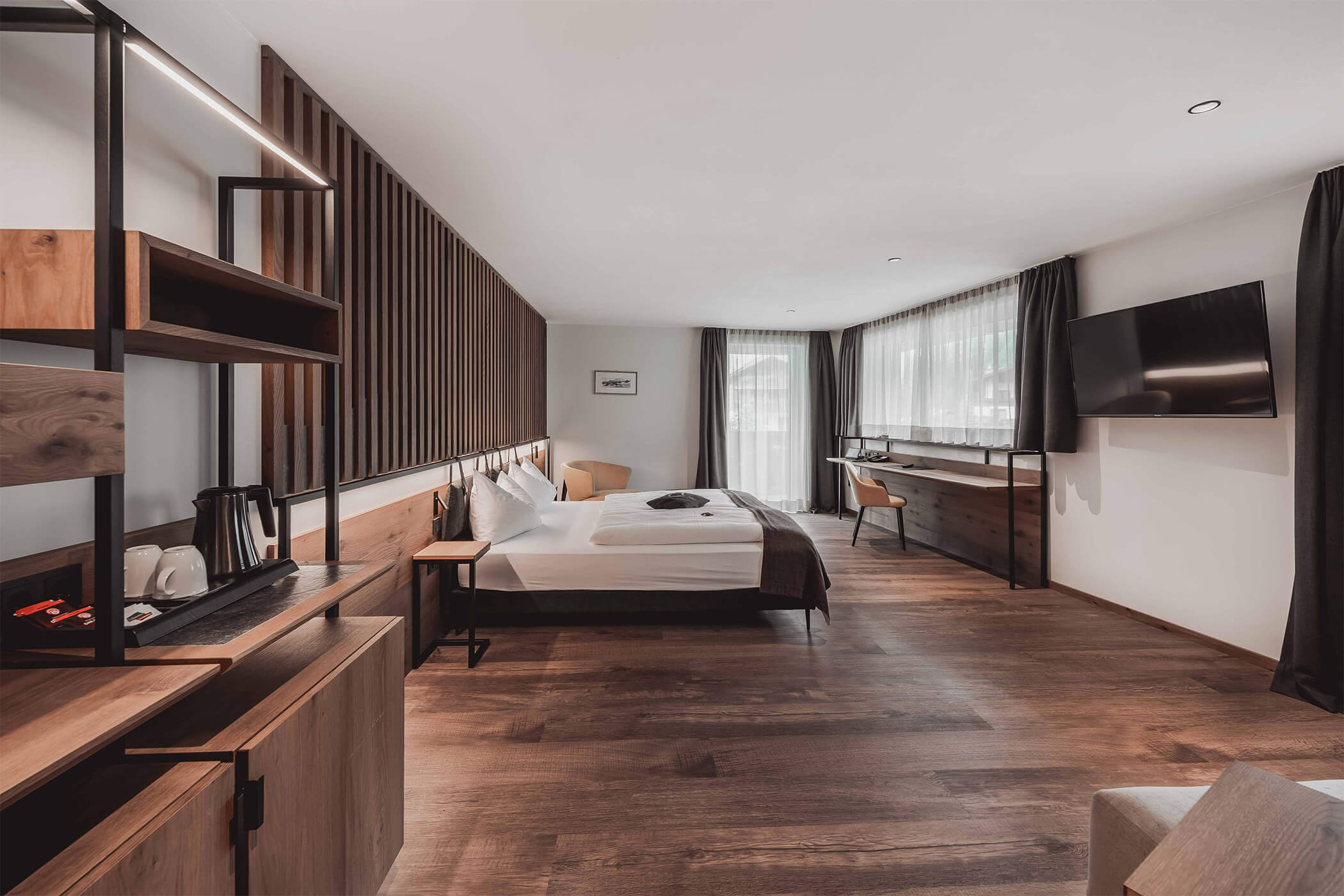 Natural room with wooden floor - Junior Suite 