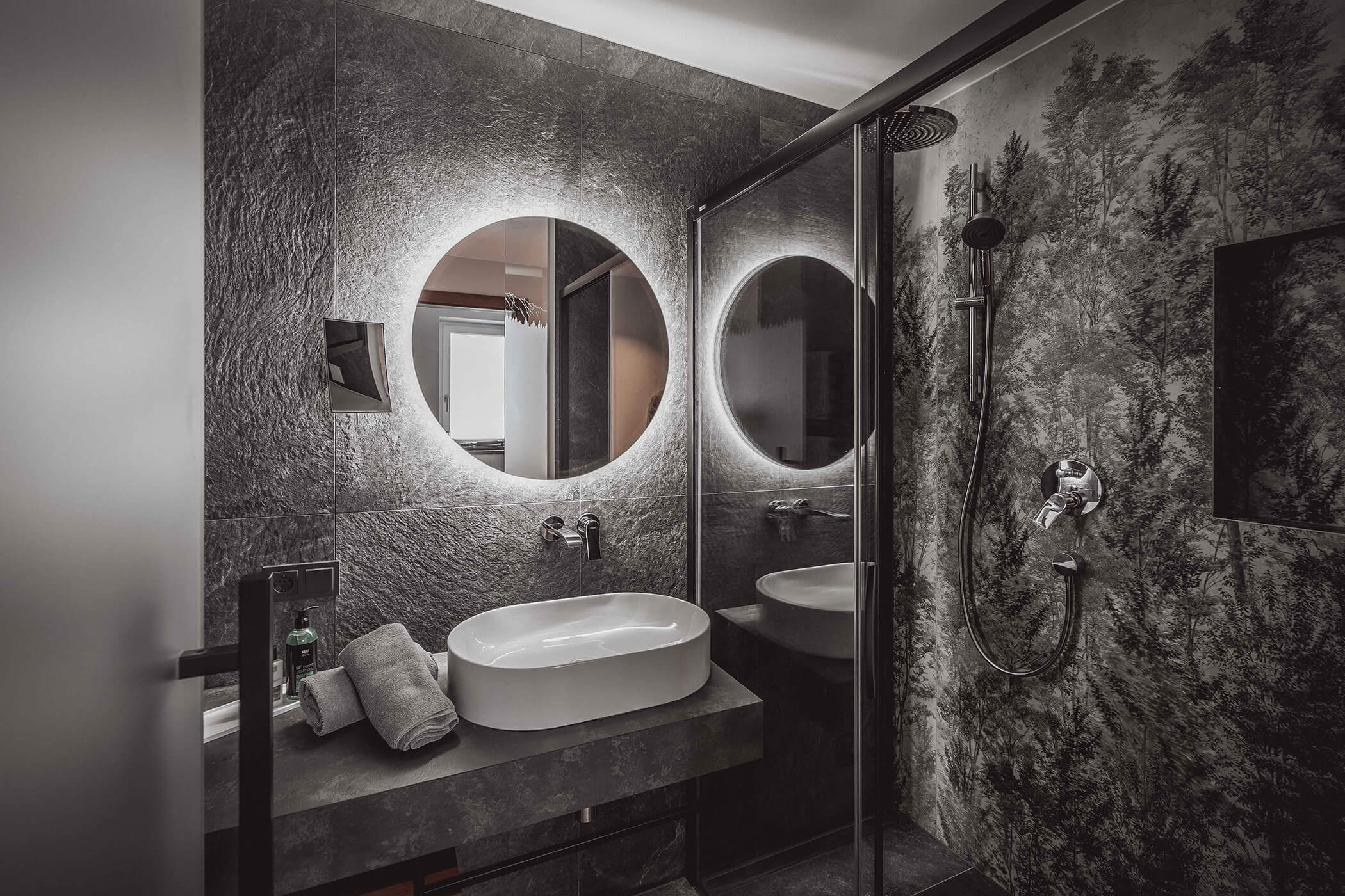 Rain shower in the Junior Suite 