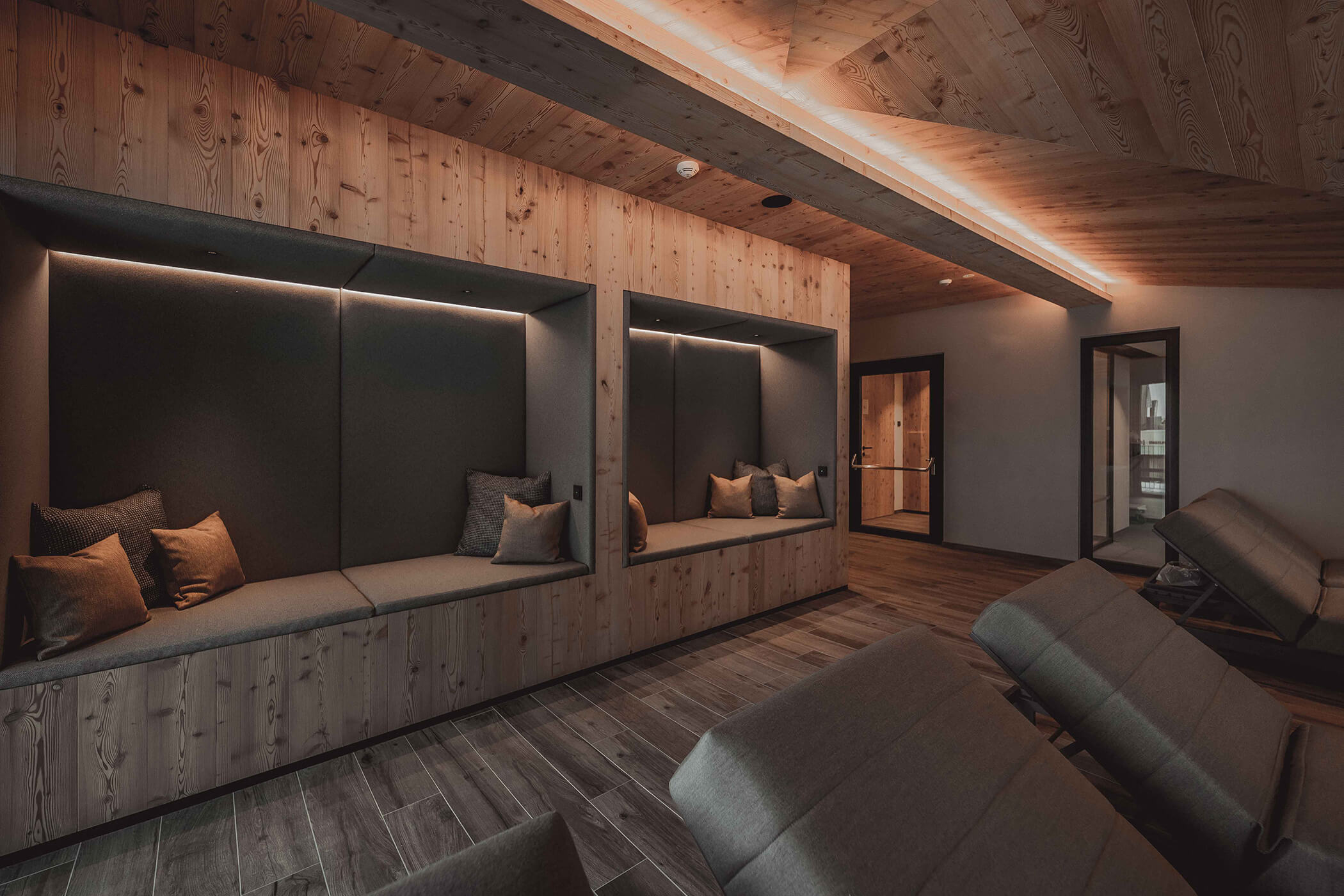 Illuminated relaxation room in Hotel Continental