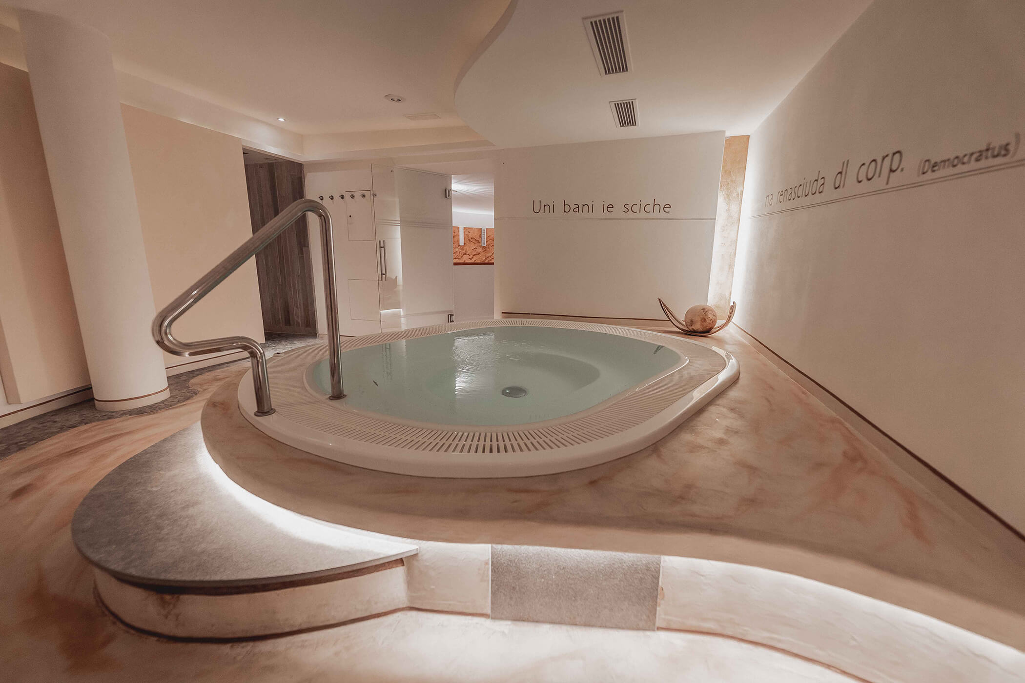 Whirlpool in the Adults Only area - Hotel Continental